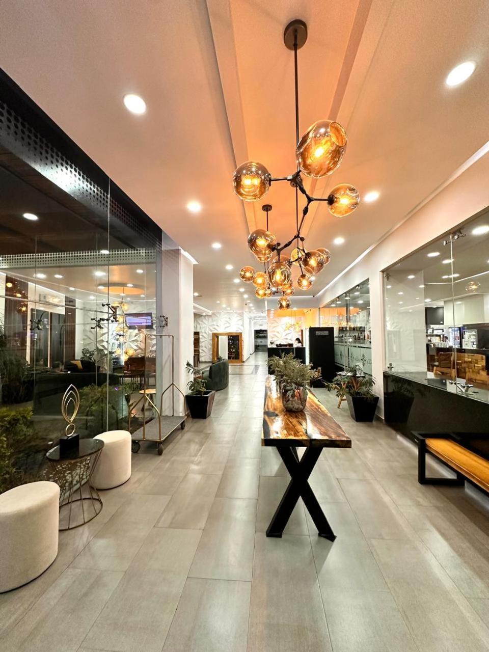 Hotel Bugari Aeropuerto Guadalajara Las Pintas Exterior photo